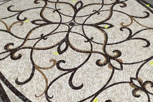 Класичний килим з мармурової мозаїки.