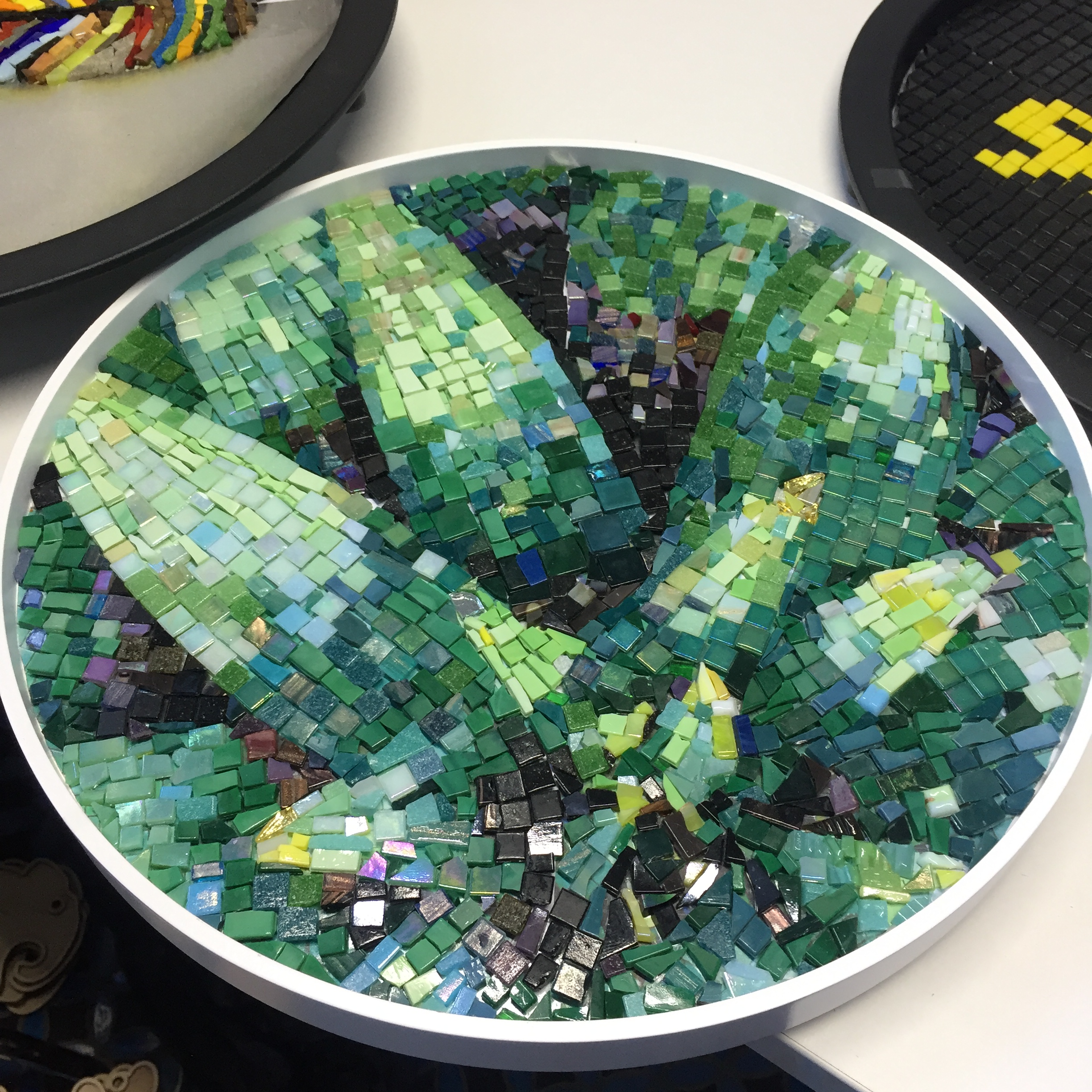 Журнальный столик из мозаики Зеленый